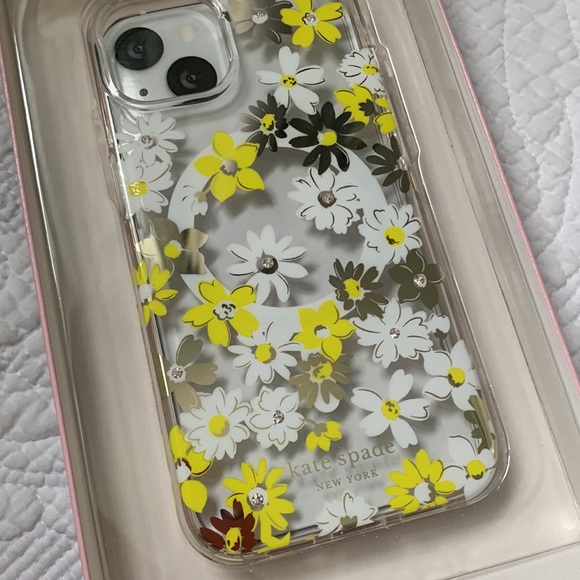 ♠️Kate Spade Protective Hardshell MagSafe for iPhone 13 - Yellow Floral Medley♠️ - Picture 6 of 9